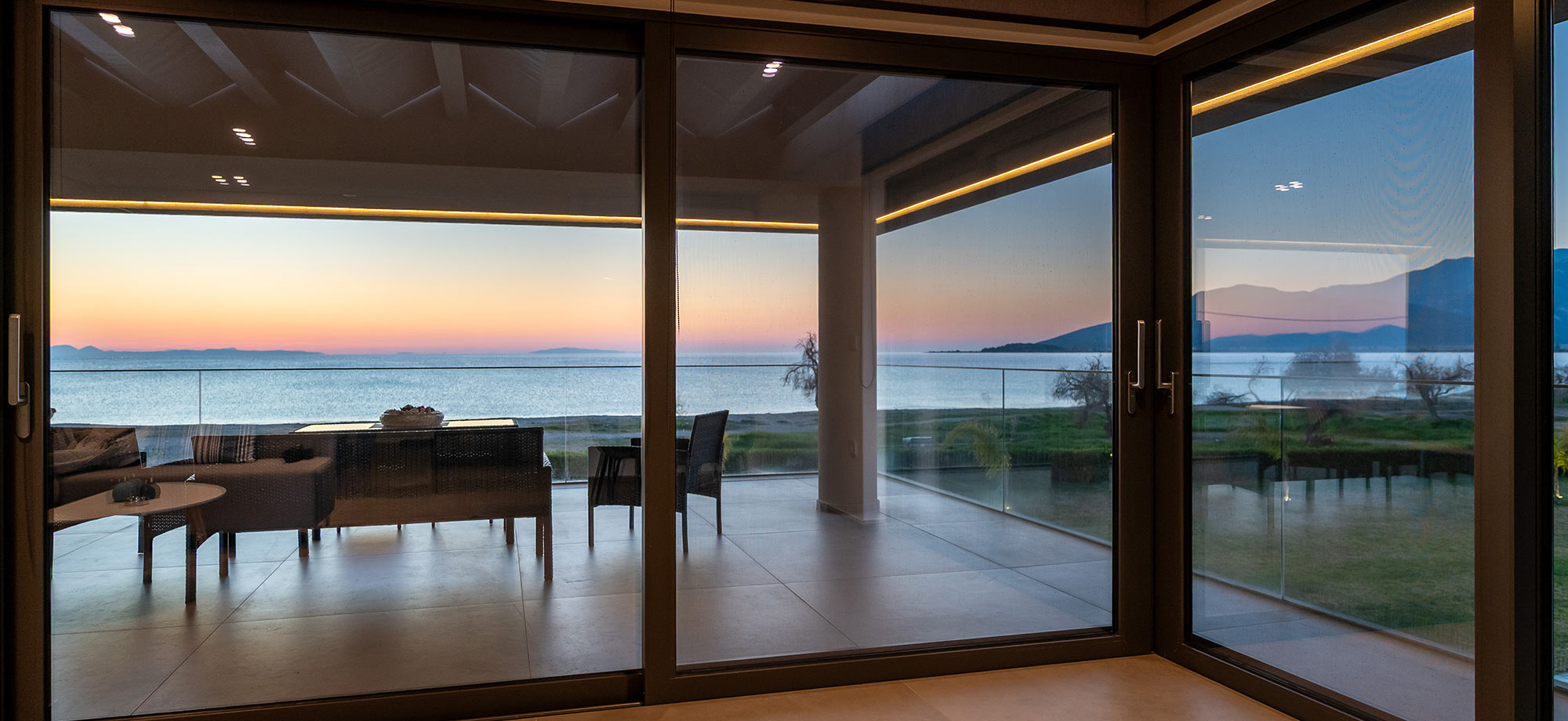 Sun and Sea Astros Greece. Beachfront Sea View Apartment in Peloponnese